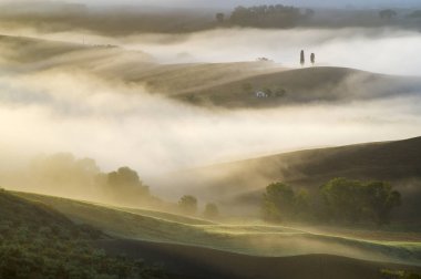 Pienza, İtalya-Eylül 2015: ünlü Tuscan manzara sunri