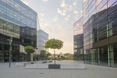 Szczecin, Polonya-27 Temmuz 2016:Modern ofis binası akşamları