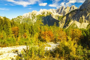 Julian Alps, sonbaharda pass Wrszicz, Slovenya