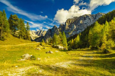 Julian Alps, sonbaharda pass Wrszicz, Slovenya