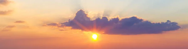 Hermoso cielo de la noche al atardecer —  Fotos de Stock