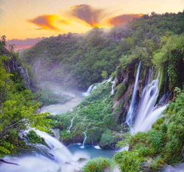 Plitvice Gölleri Milli Parkı şelaleler