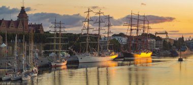 Szczeci, Polonya-Szczecin, uzun boylu Gemi Yarışları 2015 wharf adlı 2015:sailing Temmuz gemi