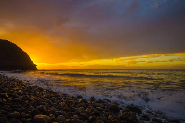 Gyönyörű golden naplementét az óceán felett — Stock Fotó