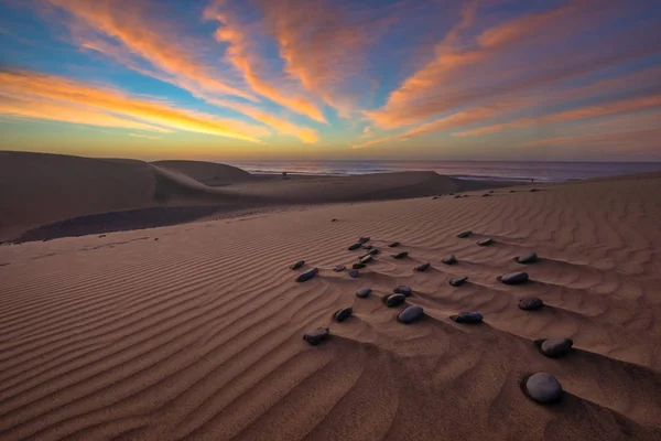 Híres természeti park Maspalomas dűnéi Gran Canaria napkeltekor, — Stock Fotó