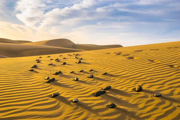 Híres természeti park Maspalomas dűnéi Gran Canaria napkeltekor, — Stock Fotó