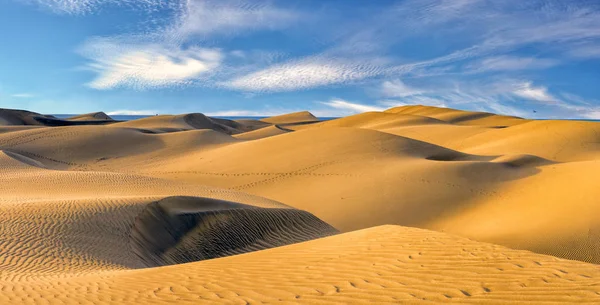 Famoso parque natural de las dunas de Maspalomas en Gran Canaria al amanecer , —  Fotos de Stock