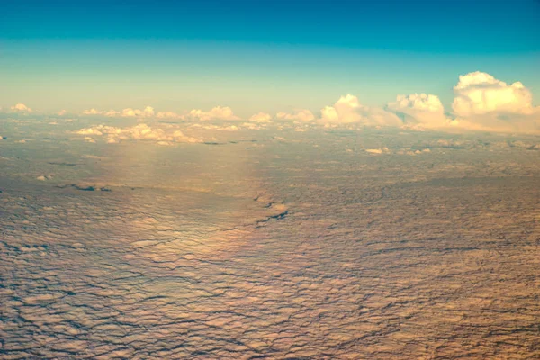 O espectro de brocken visível nas nuvens — Fotografia de Stock