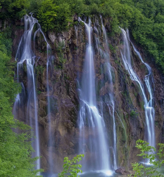 Вид на самые известные водопады в Плитвицком национальном парке, кр. — стоковое фото