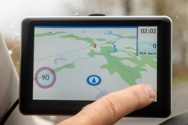 Nawigacja GPS - Mio Technology-view z jadącego samochodu — Zdjęcie stockowe