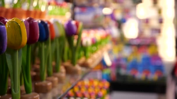Tæt Optagelser Farverige Tulipaner Turistbutik Amsterdam Centrum Holland Typisk Hollandsk – Stock-video