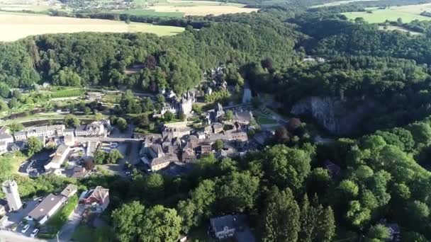 Uitzicht Vanuit Lucht Oude Stad Het Kasteel Durbuy België Omgeven — Stockvideo