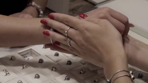 Jewelry Shop Saleswoman Jewelry Store Showing Beautiful Bracelet Client Client — Stock video