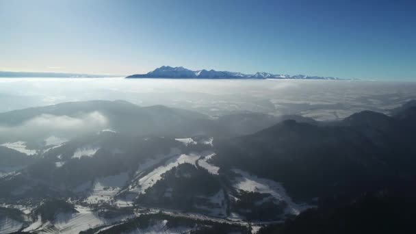 Vista Aérea Bela Paisagem Ensolarada Montanha Inverno Altas Montanhas Fundo — Vídeo de Stock