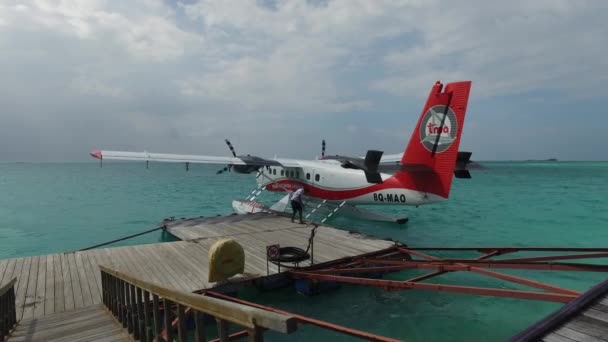 Maldivas Male 2018 Trans Maldivian Airlines Chega Hidroplano Hidroavião Empresa — Vídeo de Stock