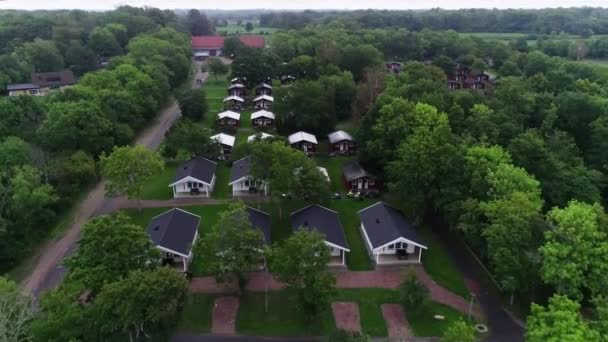 Vista Aérea Acampamento Suécia Europa Monte Casas Acampamento Cidade Sueca — Vídeo de Stock