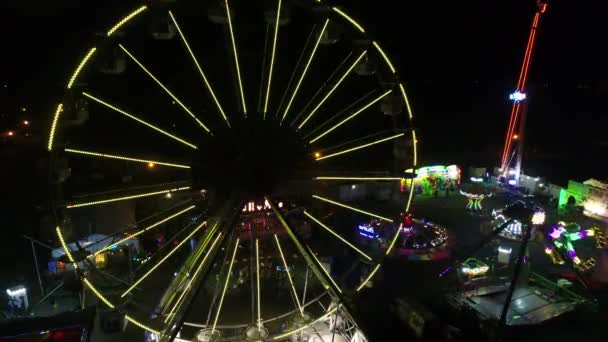 Vista Aérea Parque Diversões Noite Roda Gigante Colorida Parque Luna — Vídeo de Stock