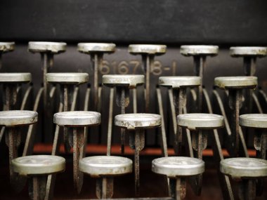 Eski bir daktilonun ayrıntıları