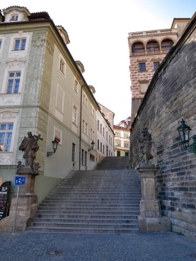 Prag 'ın tarihi sokaklarında boşluk