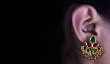 ASAMLARI Kuyumcu Mücevherat ÖZGÜRLÜĞÜ BİR KIZARI KIZARI BİR KIZARI GERÇEK BİR GERÇEK GEREKLER