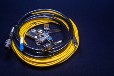 LC FC BAĞIKLARI YELLOW OFC YAPTICI YAZIŞTI TÜRKÇE TÜRLÜ VE FERRULE BAŞKAN FABRİKA FABRİKASI FABRİKASYONU VE BNC COAXIAL KONUŞTURUŞTURMASI