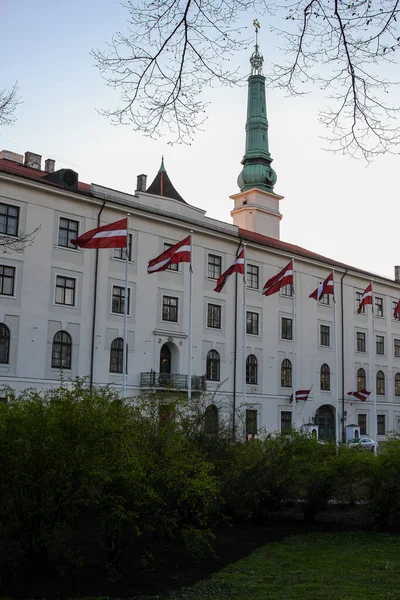 Riga Lettonia 2011 Maggio Castello Riga Bandiere Lettoni — Foto Stock