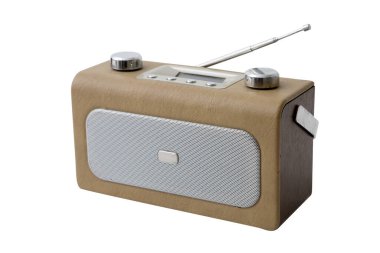 Beyaz arka planda eski model bir radyo. Kahverengi retro radyo. 
