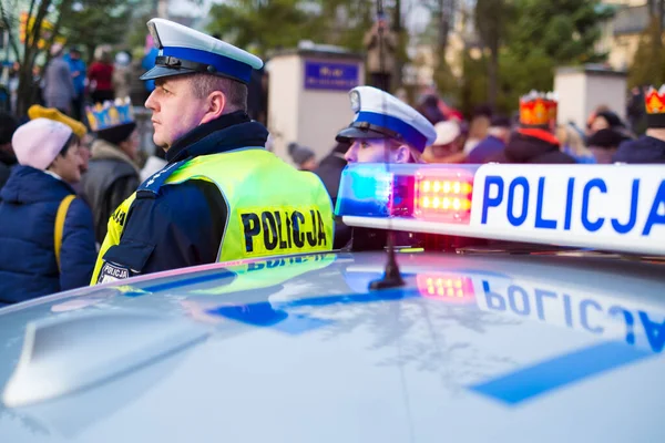 2020 Kielce Polen Polisen Policja Polen Semesterdagen Polisman Gata Nad — Stockfoto