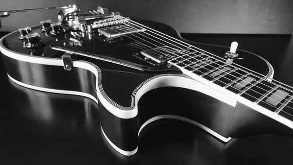 Vintage Gitara Elektryczna Zbliżenie Czarno Białe — Zdjęcie stockowe