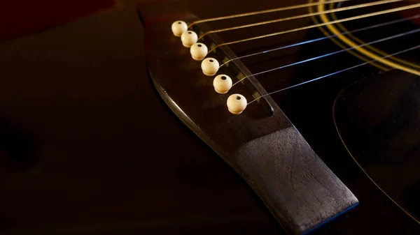 ブラック アコースティック ギター ボディ クローズアップ — ストック写真