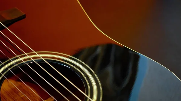 ブラック アコースティック ギター ボディ クローズアップ — ストック写真