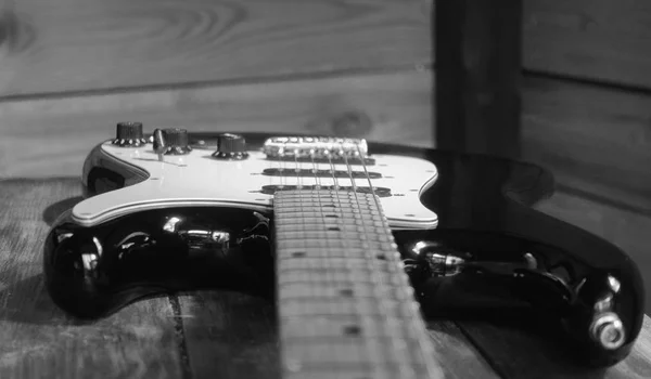 Guitarra Eléctrica Las Tablas Madera Blanco Negro — Foto de Stock