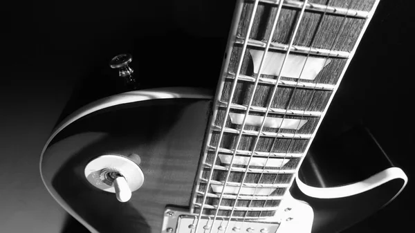 Closeup Guitarra Elétrica Preto Branco — Fotografia de Stock