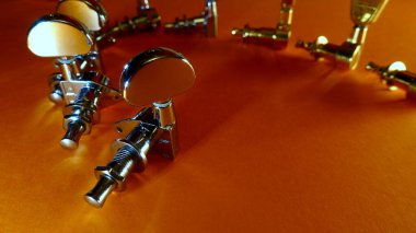 Gitar akortları ve gitar telleri. renk arkaplanı