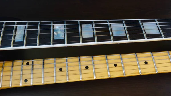 Pescoço Guitarra Electro Vintage Fundo Escuro — Fotografia de Stock