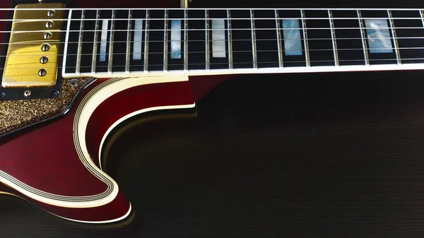 Vintage Electro Gitaar Close Donkere Achtergrond — Stockfoto