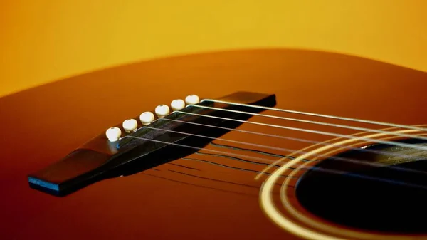 Acoustic Guitar Closeup Color Background — Stock Photo, Image