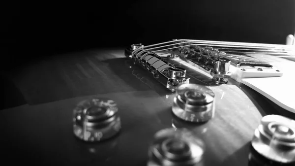 Electric Guitar Closeup Dark Background Black White — Stock Photo, Image