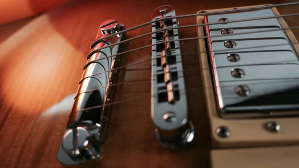 エレクトリック ギター ボディ クローズアップ 色背景 — ストック写真