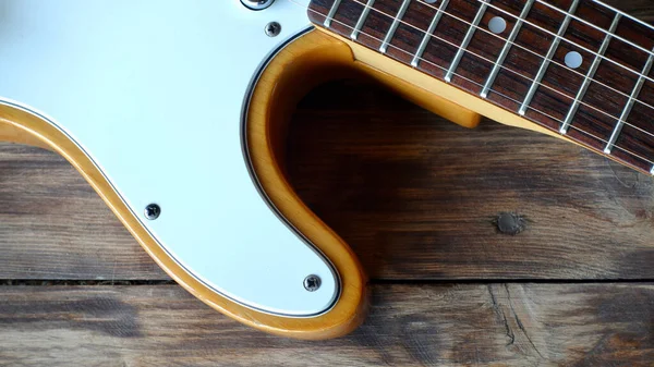 Gitara Drewnianych Deskach Zbliżenie — Zdjęcie stockowe