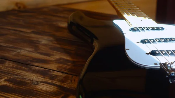 Guitare Électrique Sur Les Planches Bois — Photo