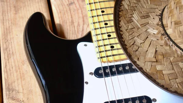Closeup Guitarra Elétrica Nas Placas Madeira — Fotografia de Stock