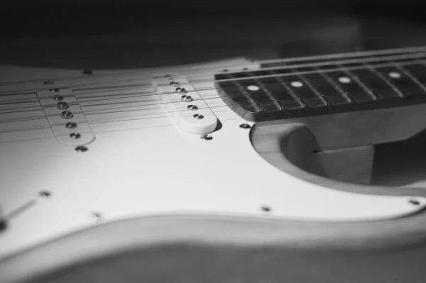 Nahaufnahme Einer Elektrischen Gitarre Dunkler Hintergrund — Stockfoto