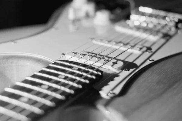 Elektrická Kytara Detailně Černá Bílá — Stock fotografie