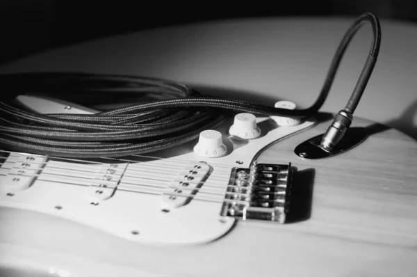 Guitarra Eléctrica Cable Guitarra Blanco Negro — Foto de Stock