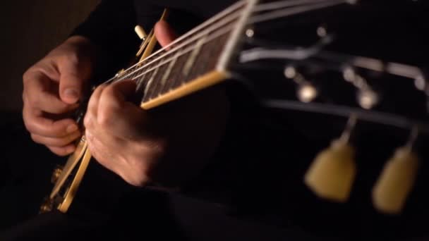 Гітарист Грає Гітарі Студії Платівці Повільний Рух 100P — стокове відео