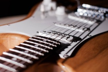 Klasik elektro gitar kapanışı 