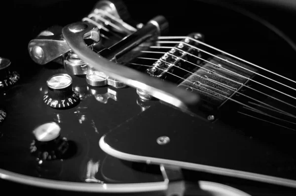 Nahaufnahme Der Gitarre Schwarz Weiß — Stockfoto