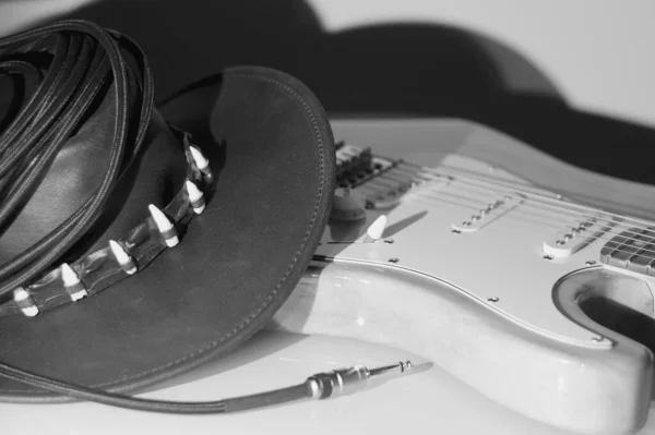 Electric Guitar Black Cowboy Hat Black White — Stock Photo, Image