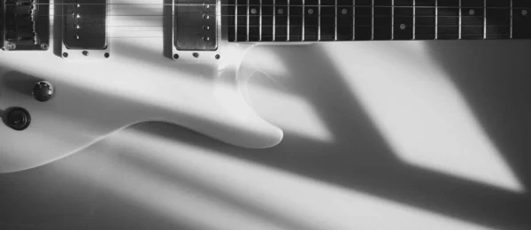 Guitarra Elétrica Branca Fundo Branco Com Espaço Cópia Preto Branco — Fotografia de Stock